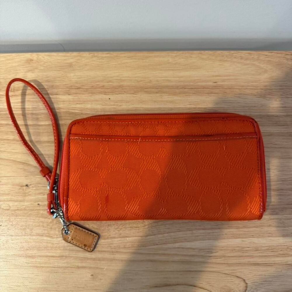 COACH Wristlet Orange Vintage Y2K Signature C Logo Zip Around Wallet